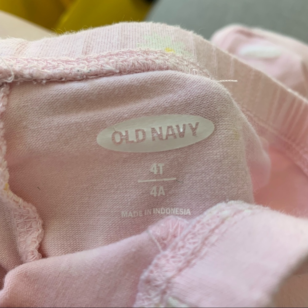 ☀️ 3/$15 Old Navy Pink Daisy Leggings - Picture 3 of 3